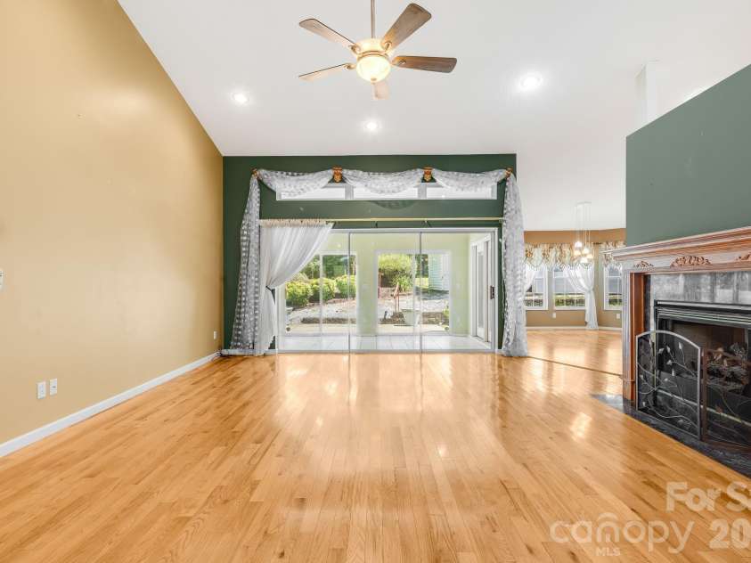 225 Arbor Lane, Hendersonville, NC 28791.  MLS# CAR4418437, YatesRealty ID 46913. 