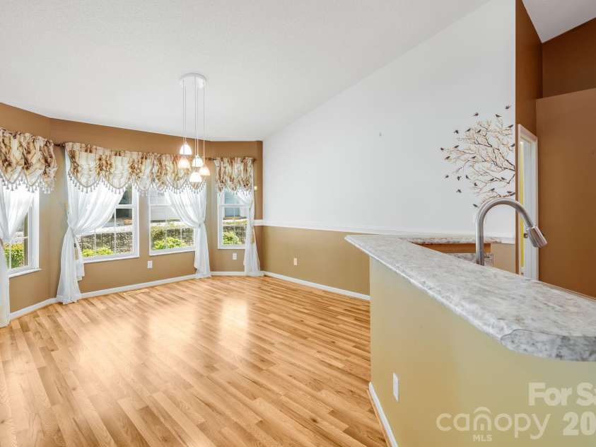 225 Arbor Lane, Hendersonville, NC 28791.  MLS# CAR4418437, YatesRealty ID 46913. 