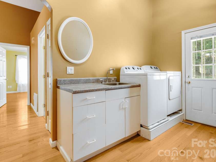225 Arbor Lane, Hendersonville, NC 28791.  MLS# CAR4418437, YatesRealty ID 46913. 