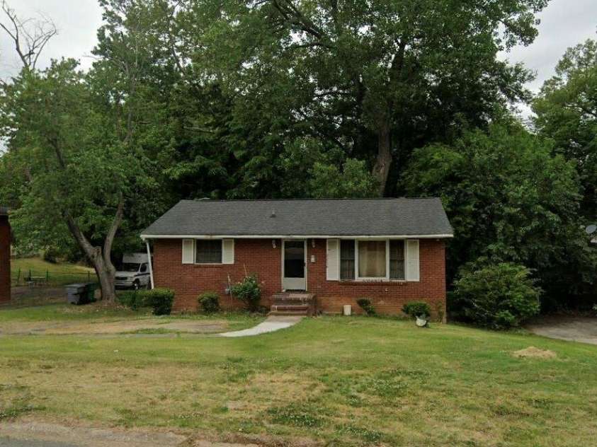 3216 Revolution Park Drive, Charlotte, NC 28217.  MLS# CAR4418399, YatesRealty ID 46915. 