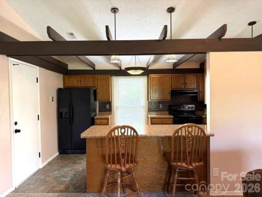 204 Scottlynn Drive, Asheville, NC 28806.  MLS# CAR4417131, YatesRealty ID 46916. Kitchen