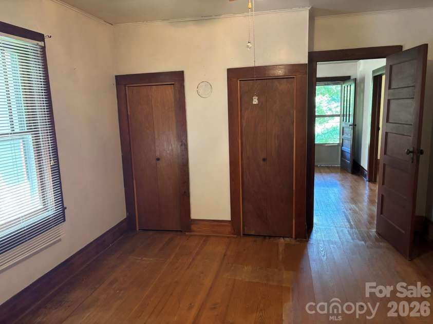 377 Sam Gouge Road, Bakersville, NC 28705.  MLS# CAR4418289, YatesRealty ID 46918. 