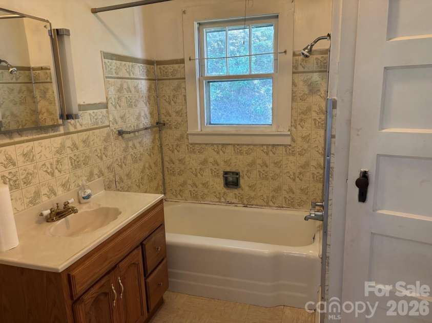 377 Sam Gouge Road, Bakersville, NC 28705.  MLS# CAR4418289, YatesRealty ID 46918. 
