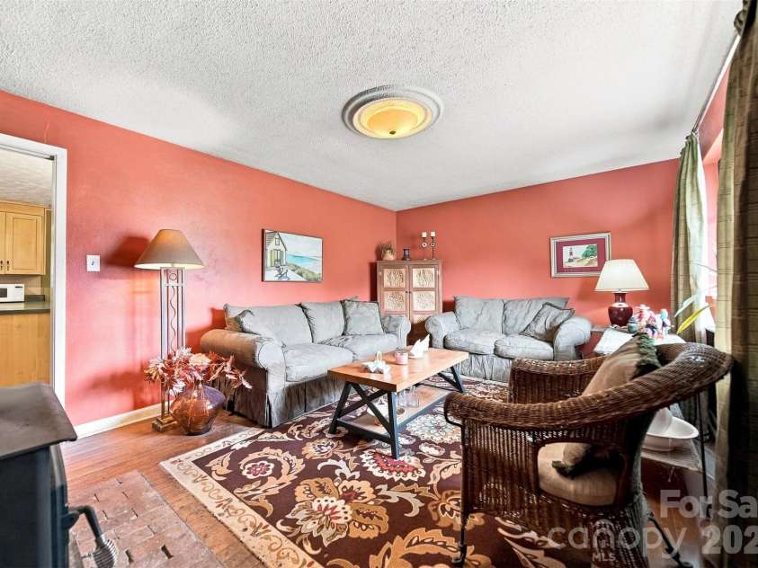 1920 30th Street, Hickory, NC 28601.  MLS# CAR4416292, YatesRealty ID 46919. 