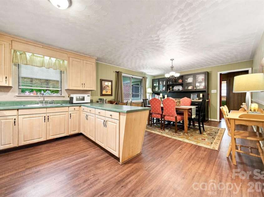1920 30th Street, Hickory, NC 28601.  MLS# CAR4416292, YatesRealty ID 46919. 