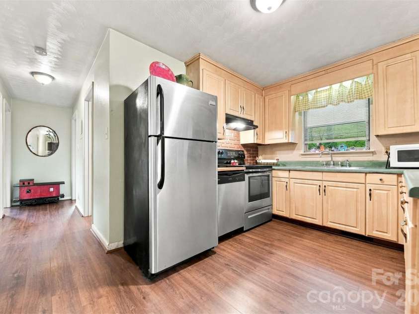 1920 30th Street, Hickory, NC 28601.  MLS# CAR4416292, YatesRealty ID 46919. 