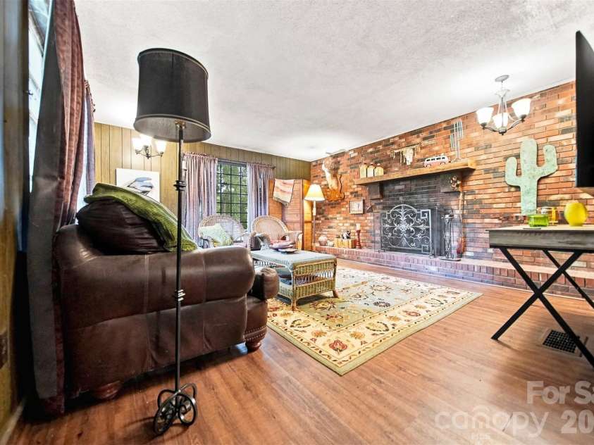1920 30th Street, Hickory, NC 28601.  MLS# CAR4416292, YatesRealty ID 46919. 