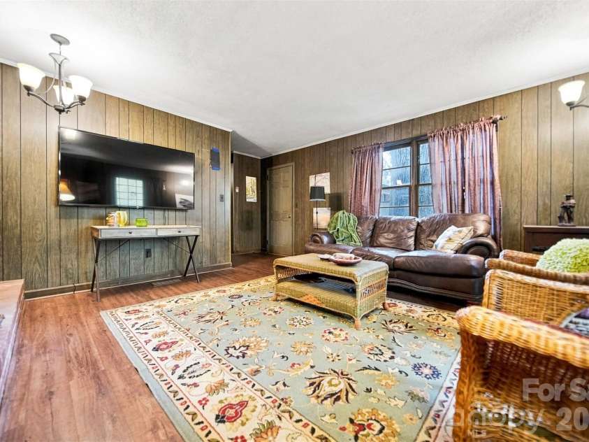 1920 30th Street, Hickory, NC 28601.  MLS# CAR4416292, YatesRealty ID 46919. 