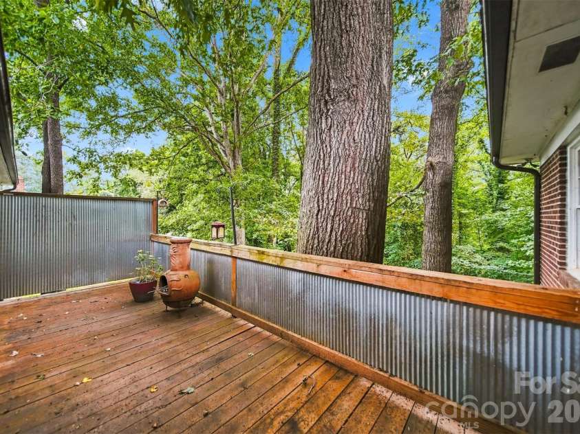 1920 30th Street, Hickory, NC 28601.  MLS# CAR4416292, YatesRealty ID 46919. 