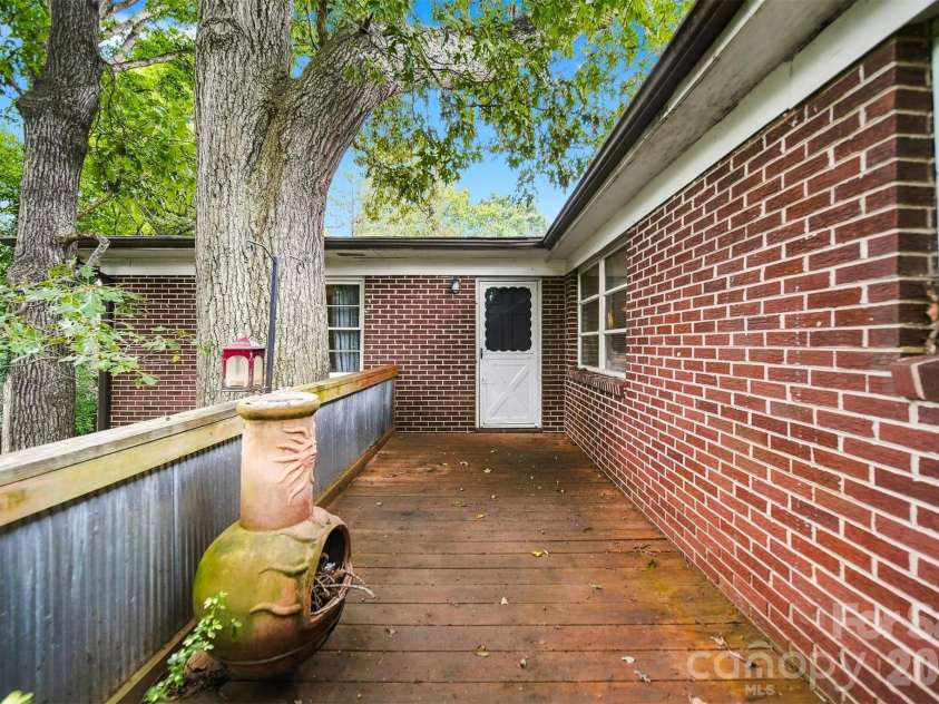 1920 30th Street, Hickory, NC 28601.  MLS# CAR4416292, YatesRealty ID 46919. 