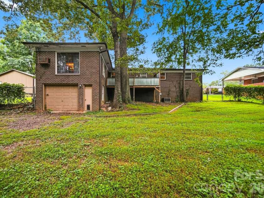 1920 30th Street, Hickory, NC 28601.  MLS# CAR4416292, YatesRealty ID 46919. 