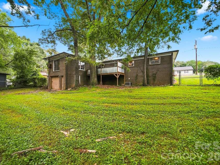 1920 30th Street, Hickory, NC 28601.  MLS# CAR4416292, YatesRealty ID 46919. 