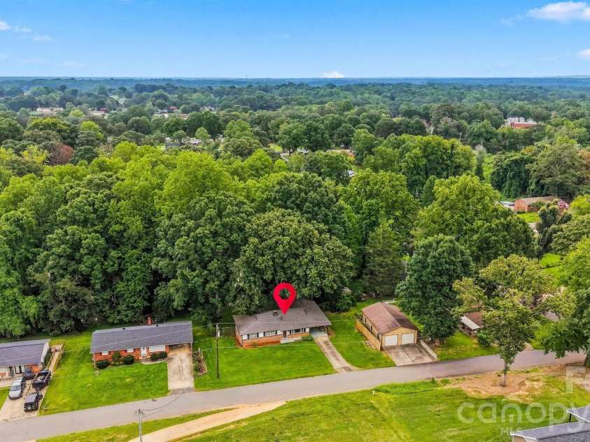 1920 30th Street, Hickory, NC 28601.  MLS# CAR4416292, YatesRealty ID 46919. 