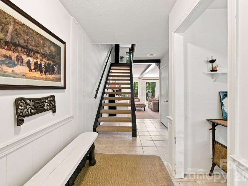 98 Laurelwood Circle, Hendersonville, NC 28791.  MLS# CAR4412946, YatesRealty ID 46924. 