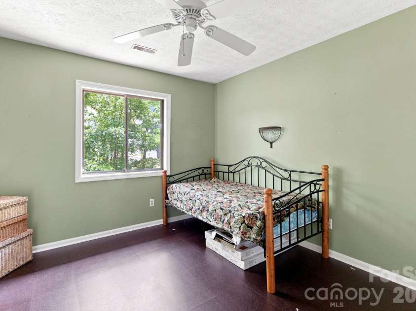 98 Laurelwood Circle, Hendersonville, NC 28791.  MLS# CAR4412946, YatesRealty ID 46924. Second Bedroom