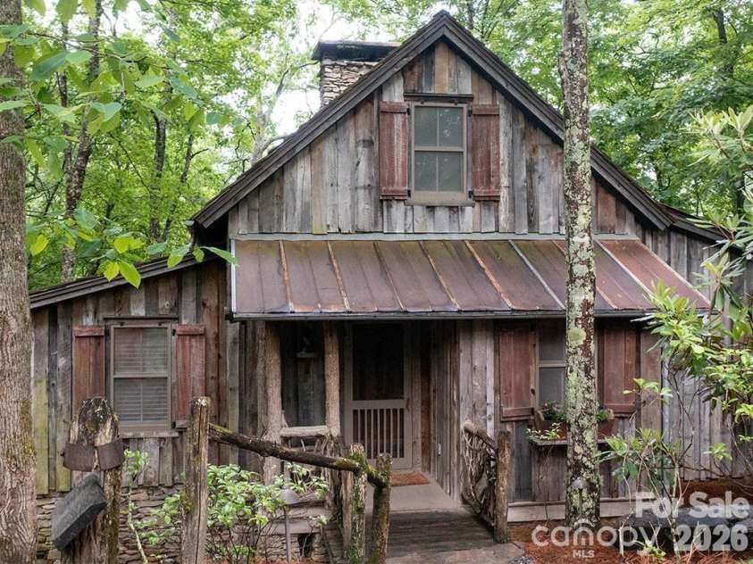 139 Boarding House Way, Sylva, NC 28779.  MLS# CAR4418537, YatesRealty ID 46925. 