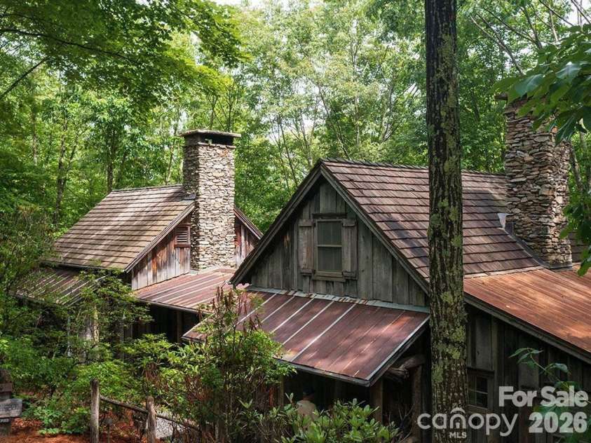 139 Boarding House Way, Sylva, NC 28779.  MLS# CAR4418537, YatesRealty ID 46925. 