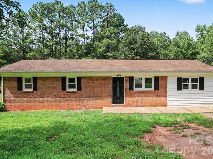 6338 Fairlane Street, Hickory, NC 28602.  MLS# CAR4418566, YatesRealty ID 46927. 