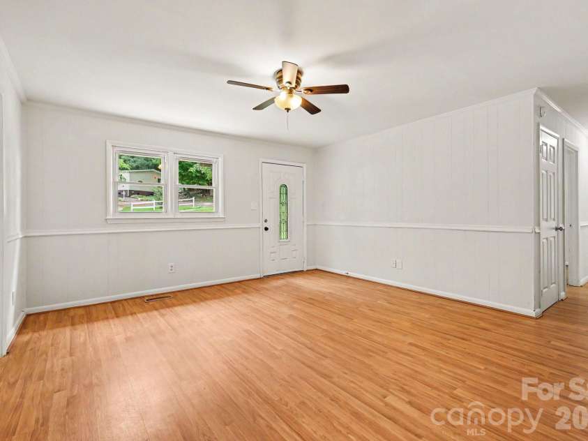6338 Fairlane Street, Hickory, NC 28602.  MLS# CAR4418566, YatesRealty ID 46927. 