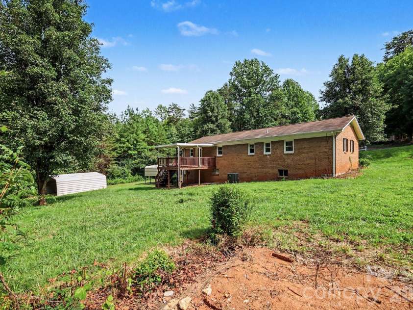 6338 Fairlane Street, Hickory, NC 28602.  MLS# CAR4418566, YatesRealty ID 46927. 