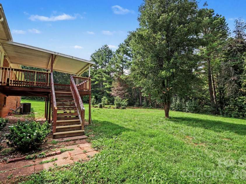 6338 Fairlane Street, Hickory, NC 28602.  MLS# CAR4418566, YatesRealty ID 46927. 