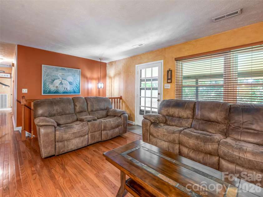 50 Tuckaway Drive, Asheville, NC 28803.  MLS# CAR4299292, YatesRealty ID 4693. 