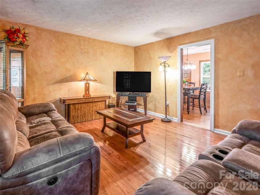 50 Tuckaway Drive, Asheville, NC 28803.  MLS# CAR4299292, YatesRealty ID 4693. 