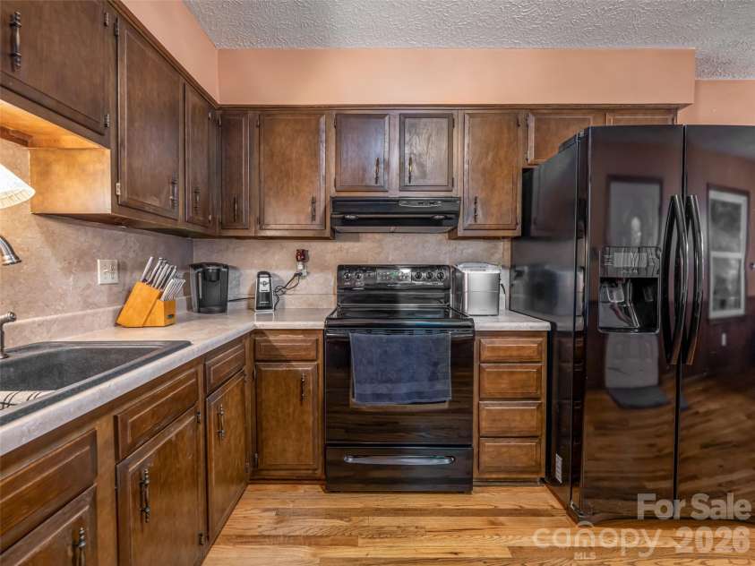 50 Tuckaway Drive, Asheville, NC 28803.  MLS# CAR4299292, YatesRealty ID 4693. 