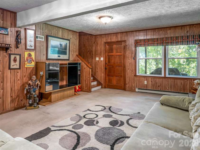 50 Tuckaway Drive, Asheville, NC 28803.  MLS# CAR4299292, YatesRealty ID 4693. 