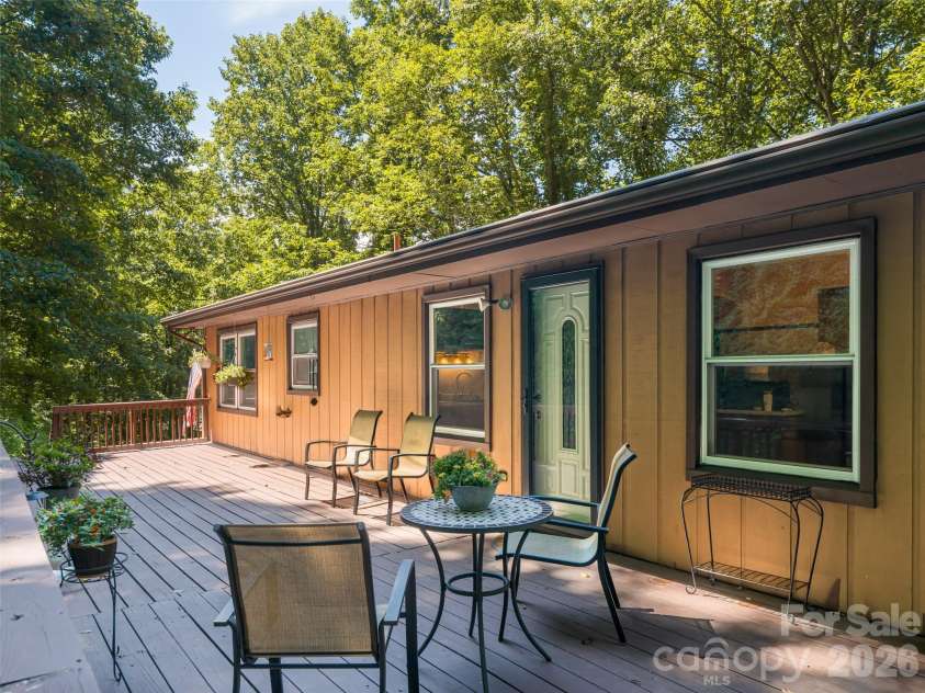 50 Tuckaway Drive, Asheville, NC 28803.  MLS# CAR4299292, YatesRealty ID 4693. 