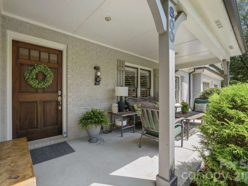 800 Jefferson Drive, Charlotte, NC 28270.  MLS# CAR4418154, YatesRealty ID 46934. 