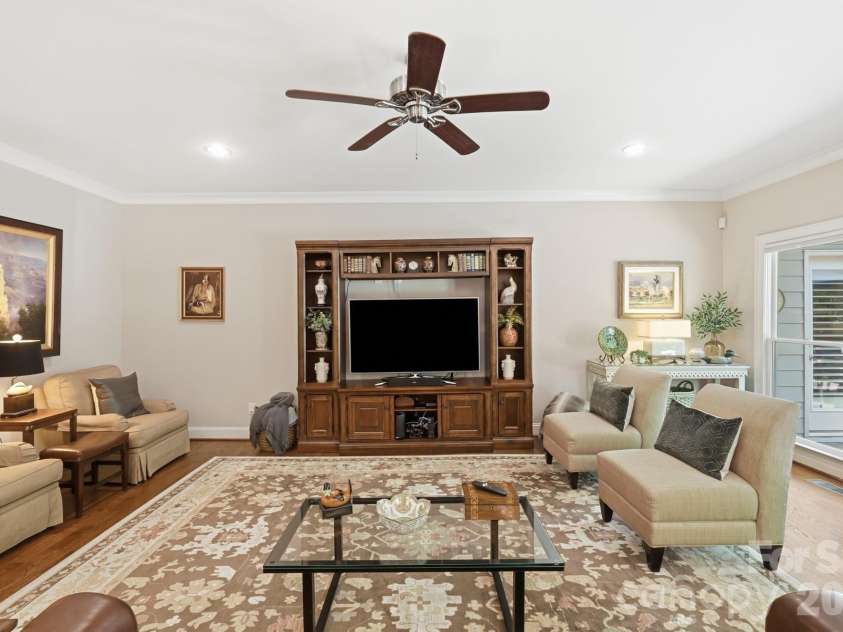 800 Jefferson Drive, Charlotte, NC 28270.  MLS# CAR4418154, YatesRealty ID 46934. 