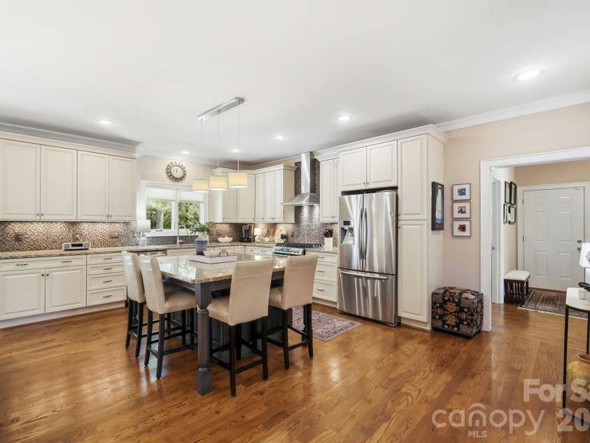 800 Jefferson Drive, Charlotte, NC 28270.  MLS# CAR4418154, YatesRealty ID 46934. 