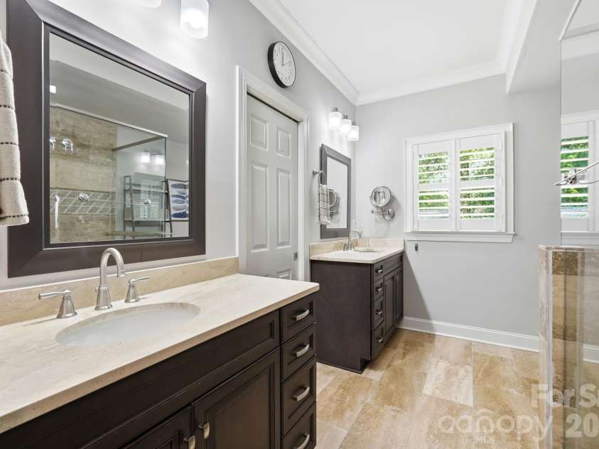 800 Jefferson Drive, Charlotte, NC 28270.  MLS# CAR4418154, YatesRealty ID 46934. 