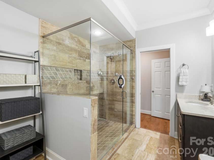 800 Jefferson Drive, Charlotte, NC 28270.  MLS# CAR4418154, YatesRealty ID 46934. 
