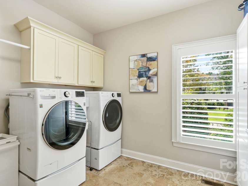 800 Jefferson Drive, Charlotte, NC 28270.  MLS# CAR4418154, YatesRealty ID 46934. 