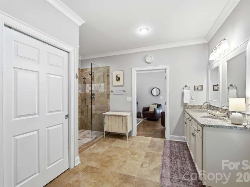 800 Jefferson Drive, Charlotte, NC 28270.  MLS# CAR4418154, YatesRealty ID 46934. 