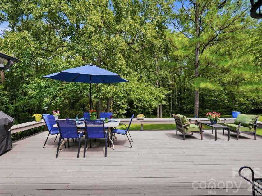 800 Jefferson Drive, Charlotte, NC 28270.  MLS# CAR4418154, YatesRealty ID 46934. 