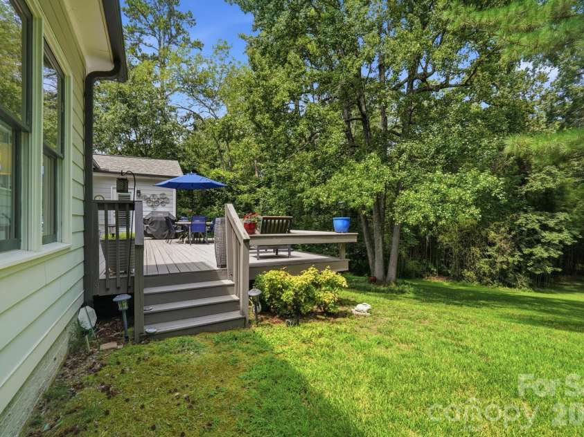 800 Jefferson Drive, Charlotte, NC 28270.  MLS# CAR4418154, YatesRealty ID 46934. 