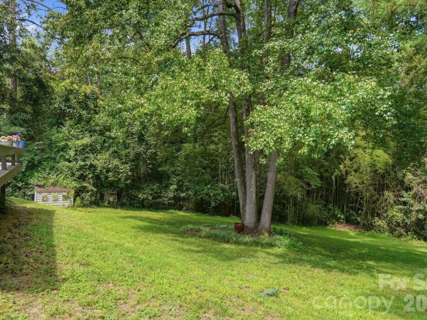 800 Jefferson Drive, Charlotte, NC 28270.  MLS# CAR4418154, YatesRealty ID 46934. 