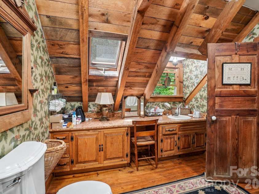 311 Wonderly Lane, Mars Hill, NC 28754.  MLS# CAR4418288, YatesRealty ID 46935. Guest Bathroom
