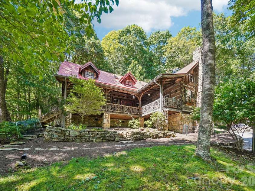311 Wonderly Lane, Mars Hill, NC 28754.  MLS# CAR4418288, YatesRealty ID 46935. Picturesque Setting