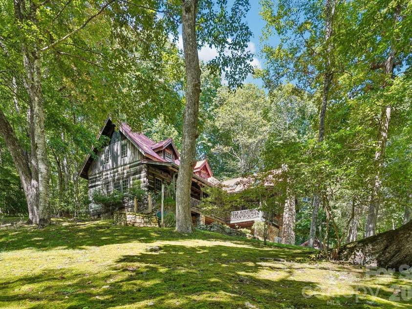 311 Wonderly Lane, Mars Hill, NC 28754.  MLS# CAR4418288, YatesRealty ID 46935. Picturesque Setting