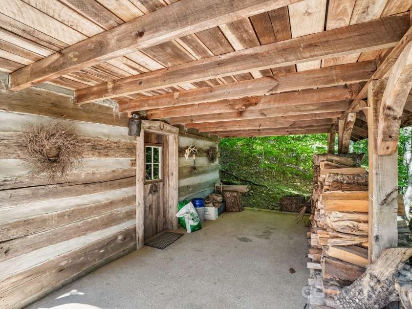 311 Wonderly Lane, Mars Hill, NC 28754.  MLS# CAR4418288, YatesRealty ID 46935. Workshop