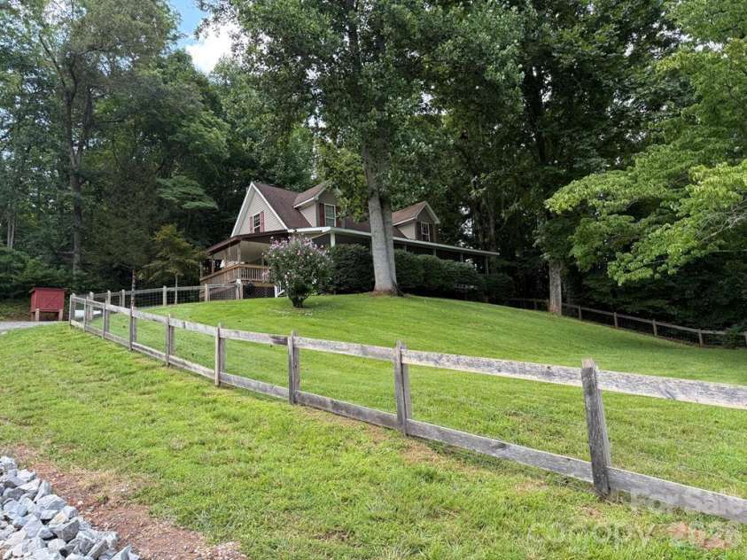 206 Bethabara Loop, Hayesville, NC 28904.  MLS# CAR4418579, YatesRealty ID 46936. 