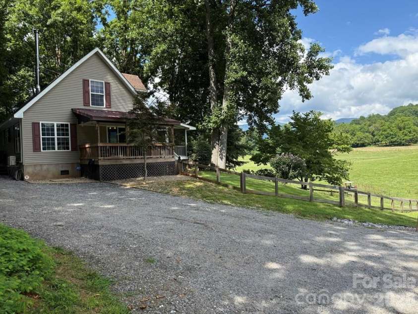 206 Bethabara Loop, Hayesville, NC 28904.  MLS# CAR4418579, YatesRealty ID 46936. 