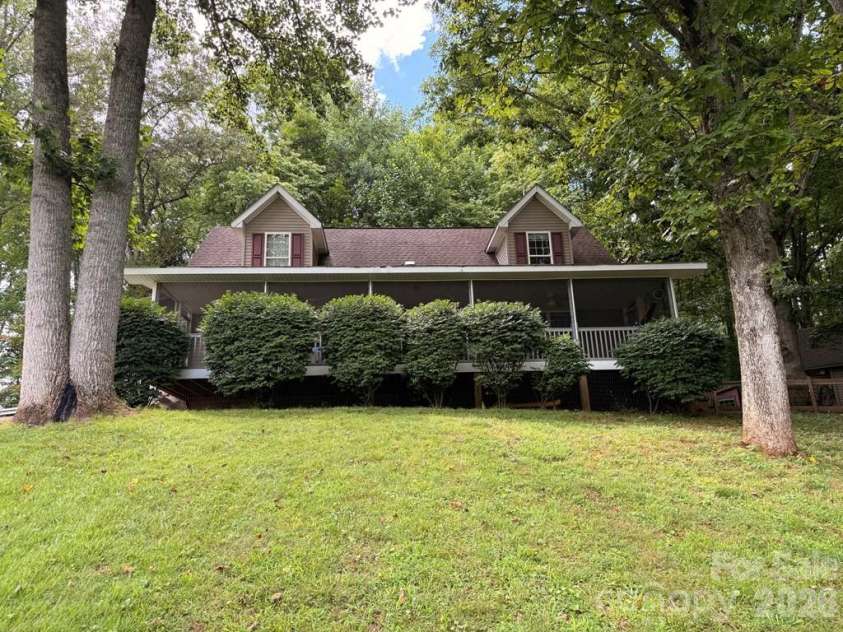 206 Bethabara Loop, Hayesville, NC 28904.  MLS# CAR4418579, YatesRealty ID 46936. 