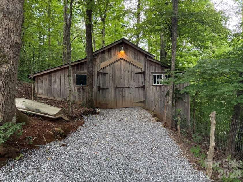 206 Bethabara Loop, Hayesville, NC 28904.  MLS# CAR4418579, YatesRealty ID 46936. 