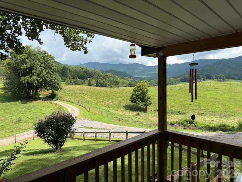 206 Bethabara Loop, Hayesville, NC 28904.  MLS# CAR4418579, YatesRealty ID 46936. 