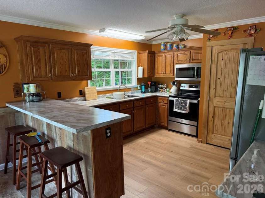 206 Bethabara Loop, Hayesville, NC 28904.  MLS# CAR4418579, YatesRealty ID 46936. 